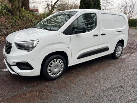 VAUXHALL COMBO 1.5 Turbo D 2300 Sportive