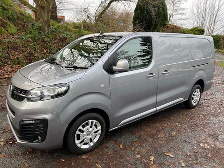 VAUXHALL VIVARO 1.5 Turbo D 2900 Sportive